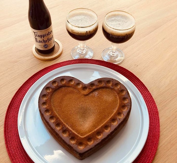 Рецепт шоколадного пирога на пиве Trappistes Rochefort 10